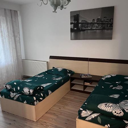Apartament In Centrul Orasului Bacău Extérieur photo