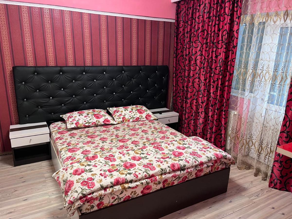 Apartament In Centrul Orasului Bacău Extérieur photo